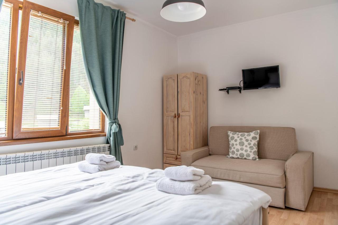 טריגראד Guest House Rossy מראה חיצוני תמונה