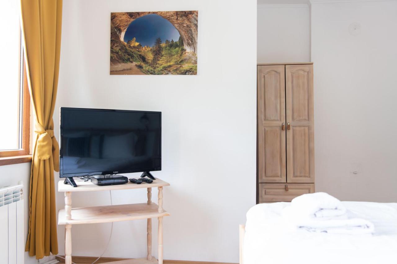 טריגראד Guest House Rossy מראה חיצוני תמונה